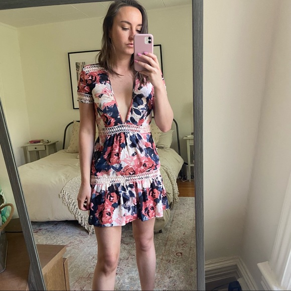 Short Sleeve Mini Dress - Picture 2 of 9